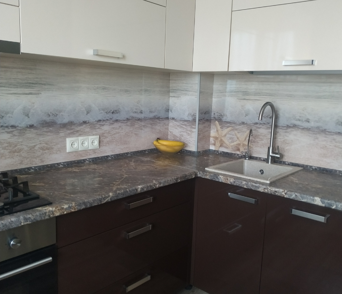 Всего лишь результат привычки всё сразу убирать за собой на место... 