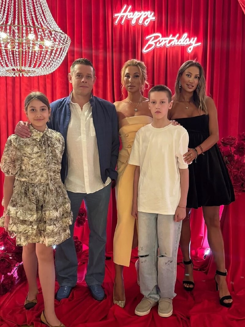     Павел Буре на дне рождения Алины