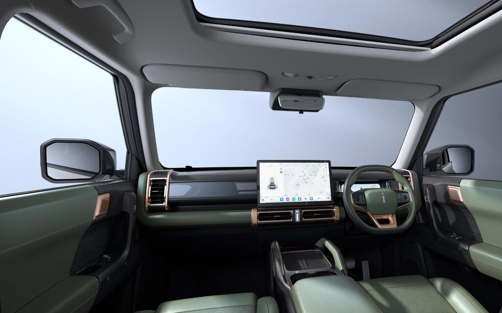 Jaecoo J6 — представитель нового поколения городских кроссоверов с "квадратным" дизайном и фокусом на технологии.
