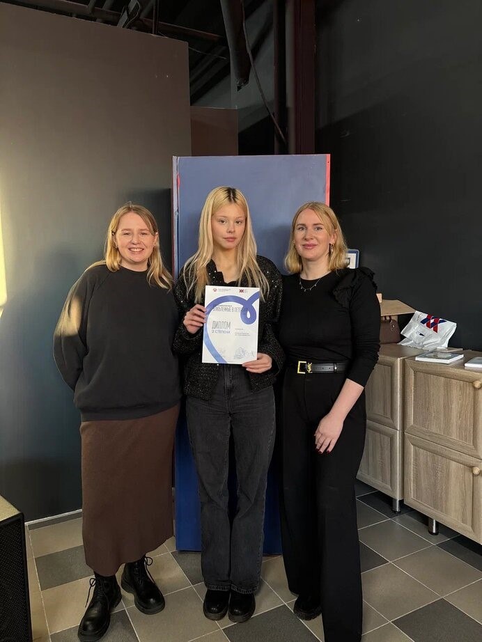 Мария Андреевна и Наталья Михайловна с финалистом конкурса