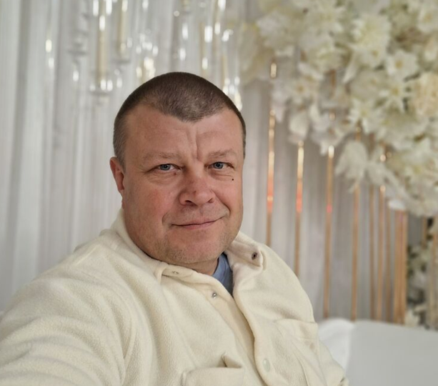 Вызвала мастера, а приехал бывший муж, который ушел 7 лет назад. Осмотрел новую квартиру и захотел остаться