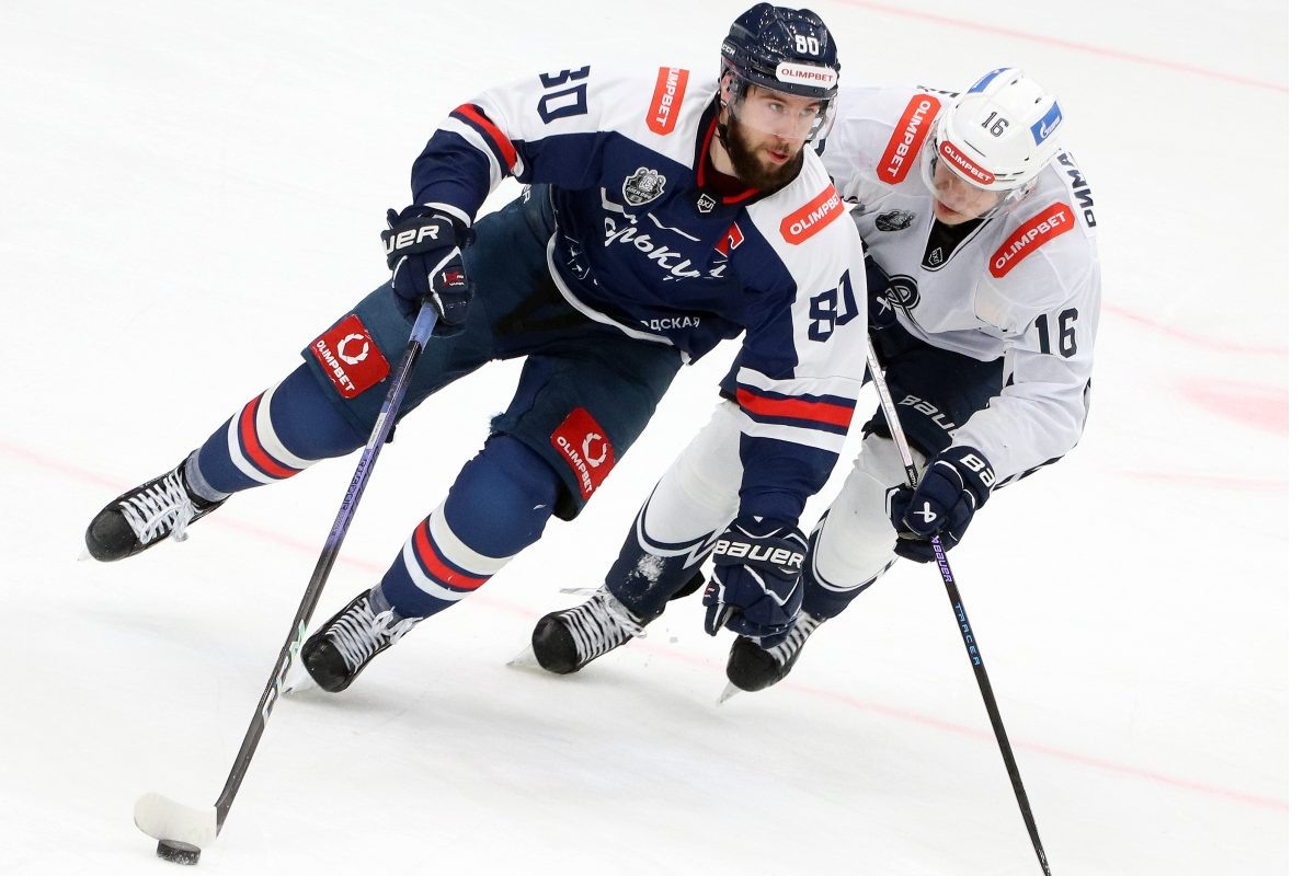    Победную шайбу забросил Никита Шавин