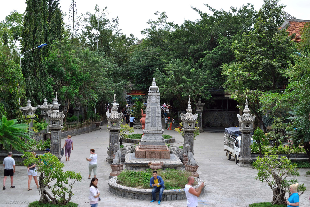 Пагода Лонгшон (фото автора), внутренний двор/территория