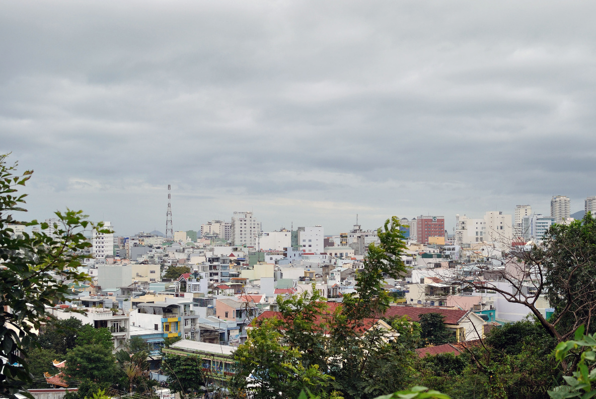вид на город с площадки Белого Будды (фото автора)