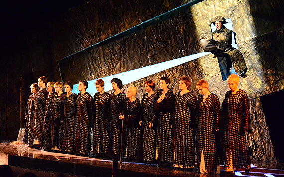 "Диалоги кармелиток", сцена из спектакля, фото с официального сайта " Геликон-оперы"