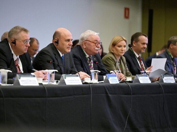    Квантовый карнавал в сибирской тайге: Как научный альянс Москвы и Бразилии переписал физику к 2035 году.