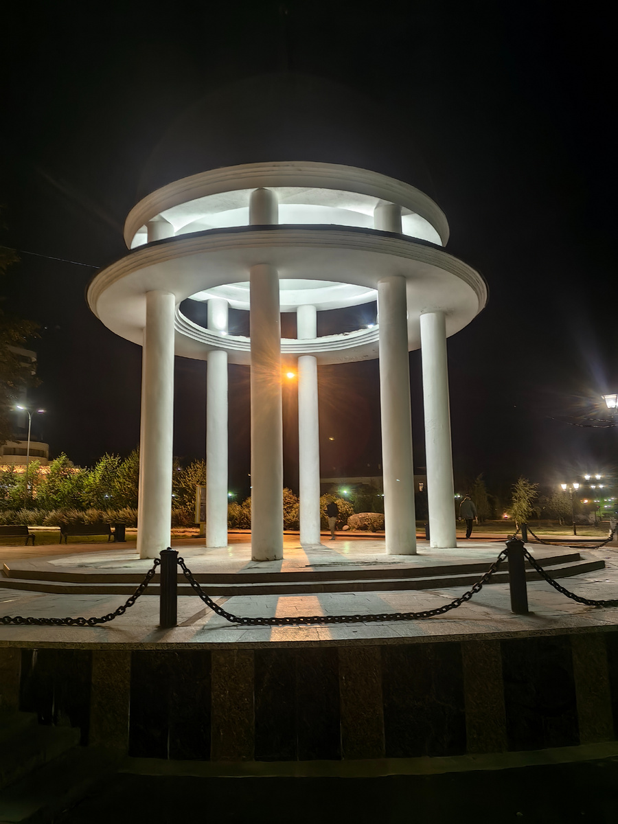 Ротонда - одна из главных достопримечательностей Онежской набережной.