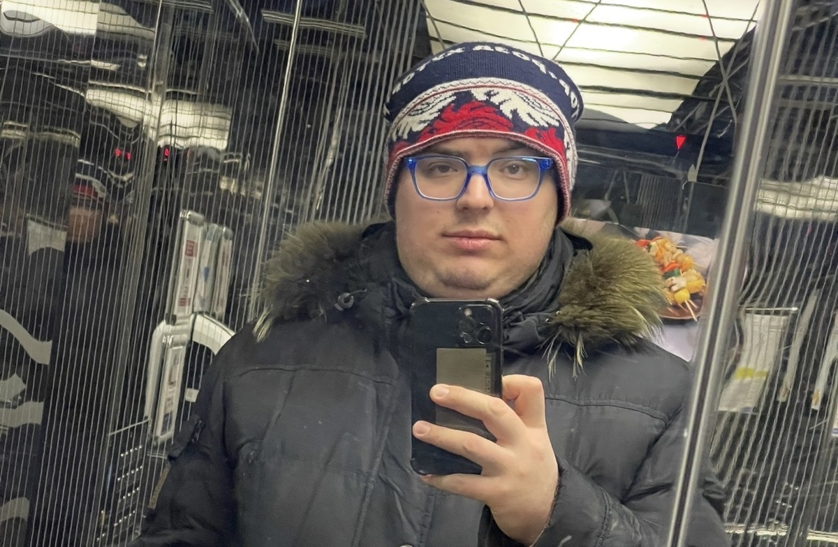 Первые дни я частенько делал так называемые «лифтолуки». Этот сделан в один из первых дней жизни в отеле. Фото: Михаил Лайф Влог