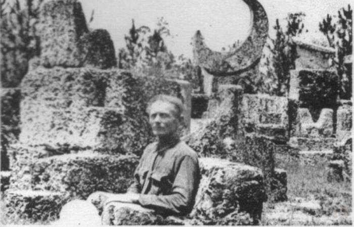 Эдвард Лидскалнин во время строительства Кораллового замка / Фото: autogear.ru