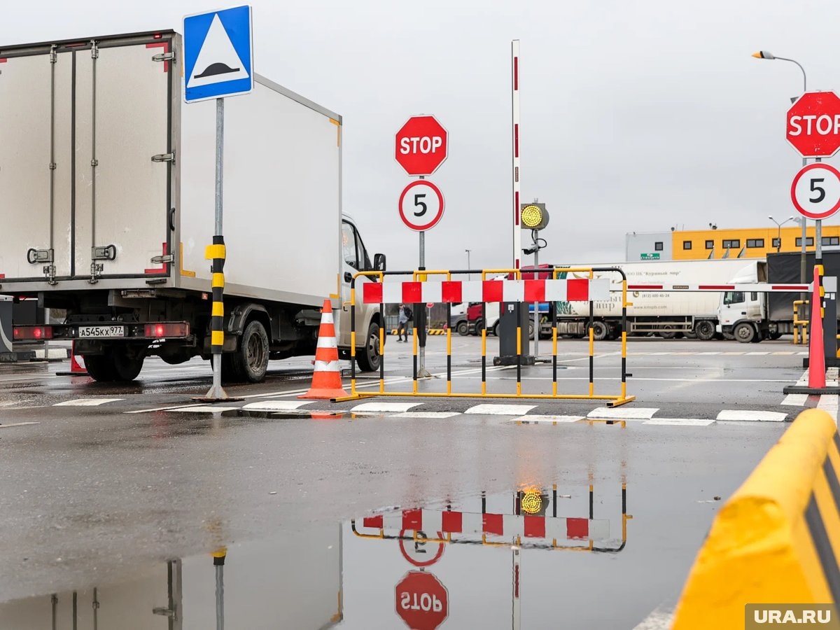     Эстония приостановит ночную работу еще двух КПП на границе с Россией