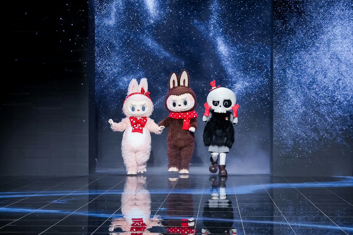 Слева направо: Мококо, Лабубу и Тикоко