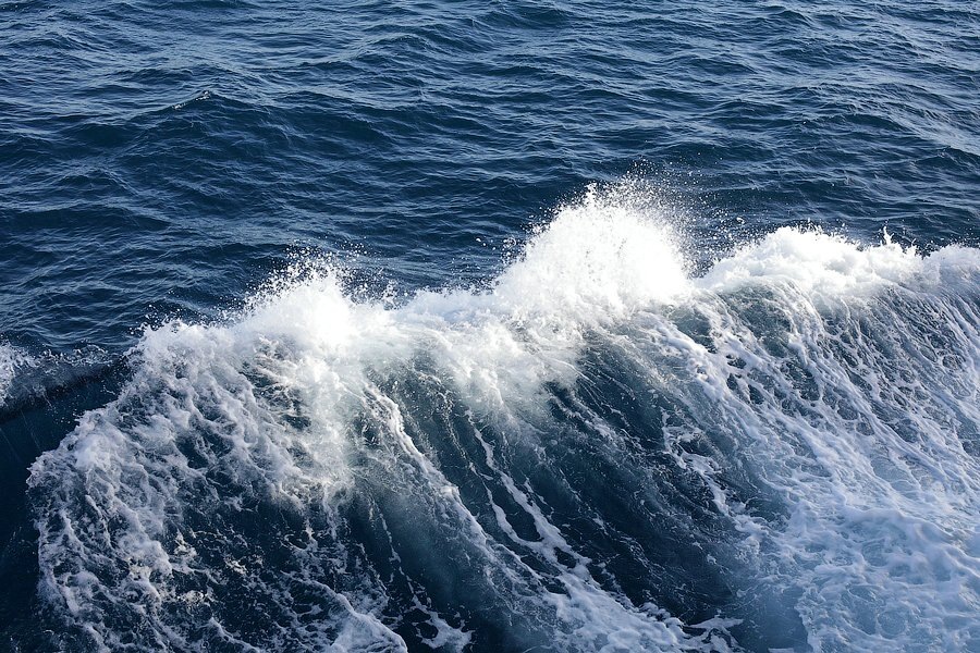 2. Волна от форштевня