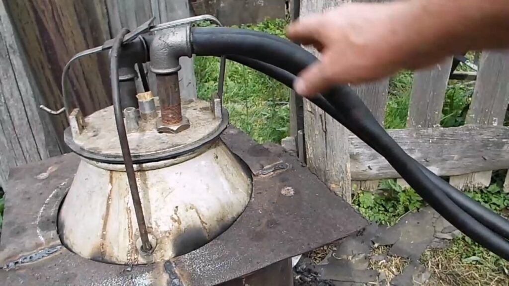 Первый образец парогенератора для вытопки воска.