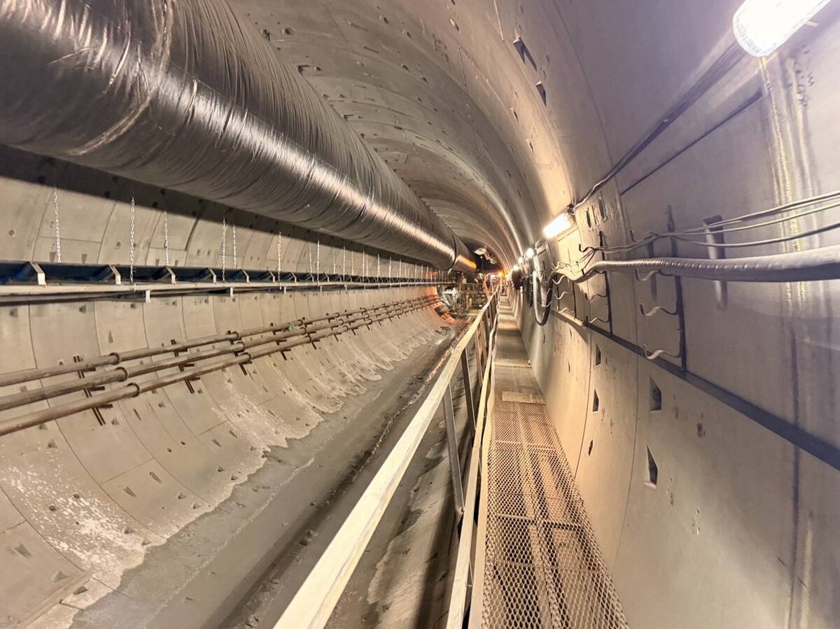 Автор фото: t.me/podzemnik_spb. Тоннель будущей станции метро "Каменка" в Петербурге.