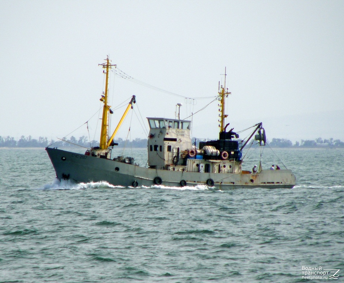 Рыболовный сейнер-траулер