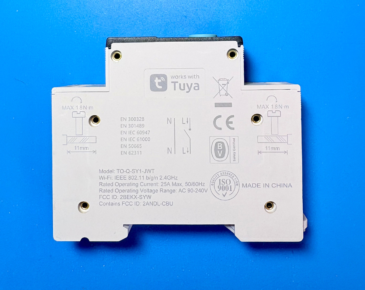 Технические характеристики и схема подключения "умного" автомата. Фото автора.