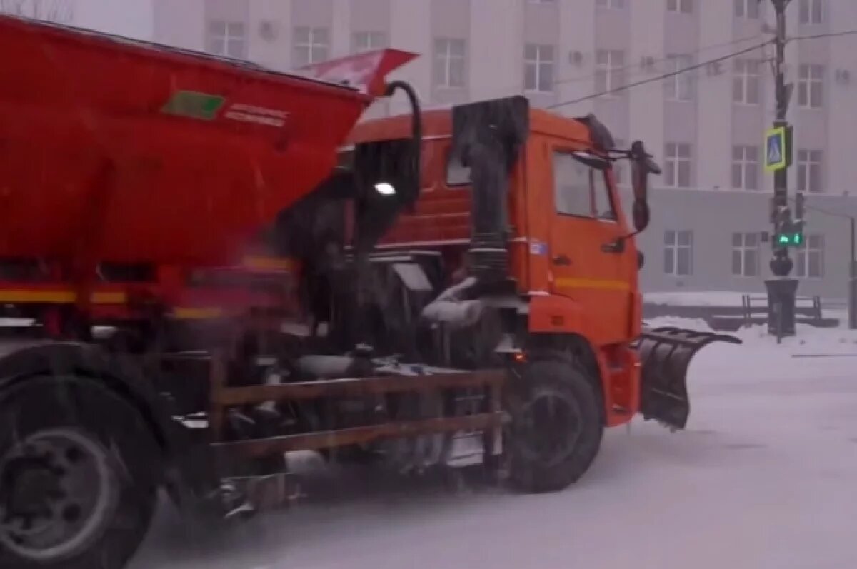    Власти на Сахалине мобилизовали все ресурсы для борьбы с циклоном