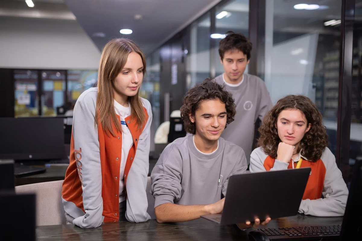 Фотография из школьного архива