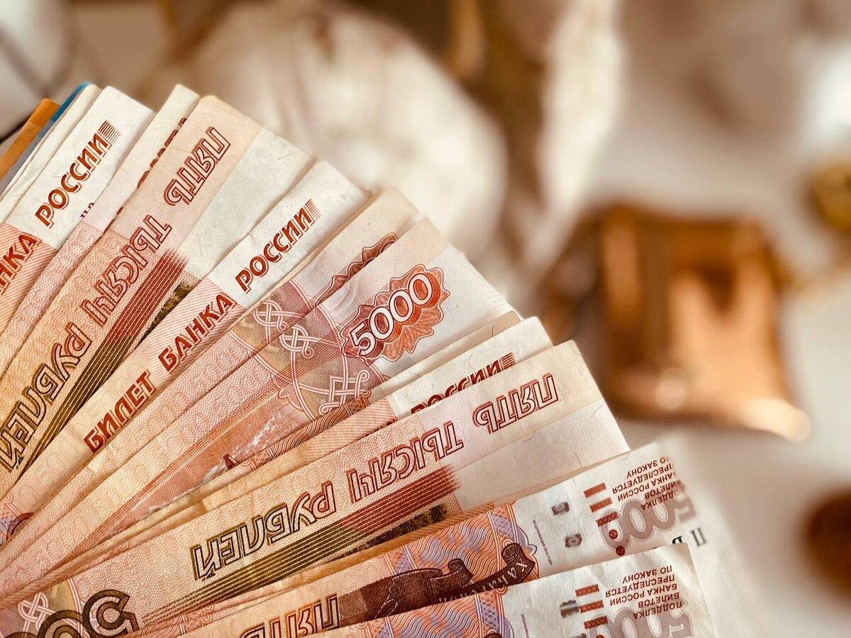 С любовью к каждому ,Наташа Эльберг- более 25 лет непрерывно практикующий энергопсихолог, кризисный психолог, синестет, автор книг-бестселлеров , автор методики ментальной трансформации и коррекции любых жизненных ситуаций с помощью специальных энергетических практик. Автор - мастер энергетического таро