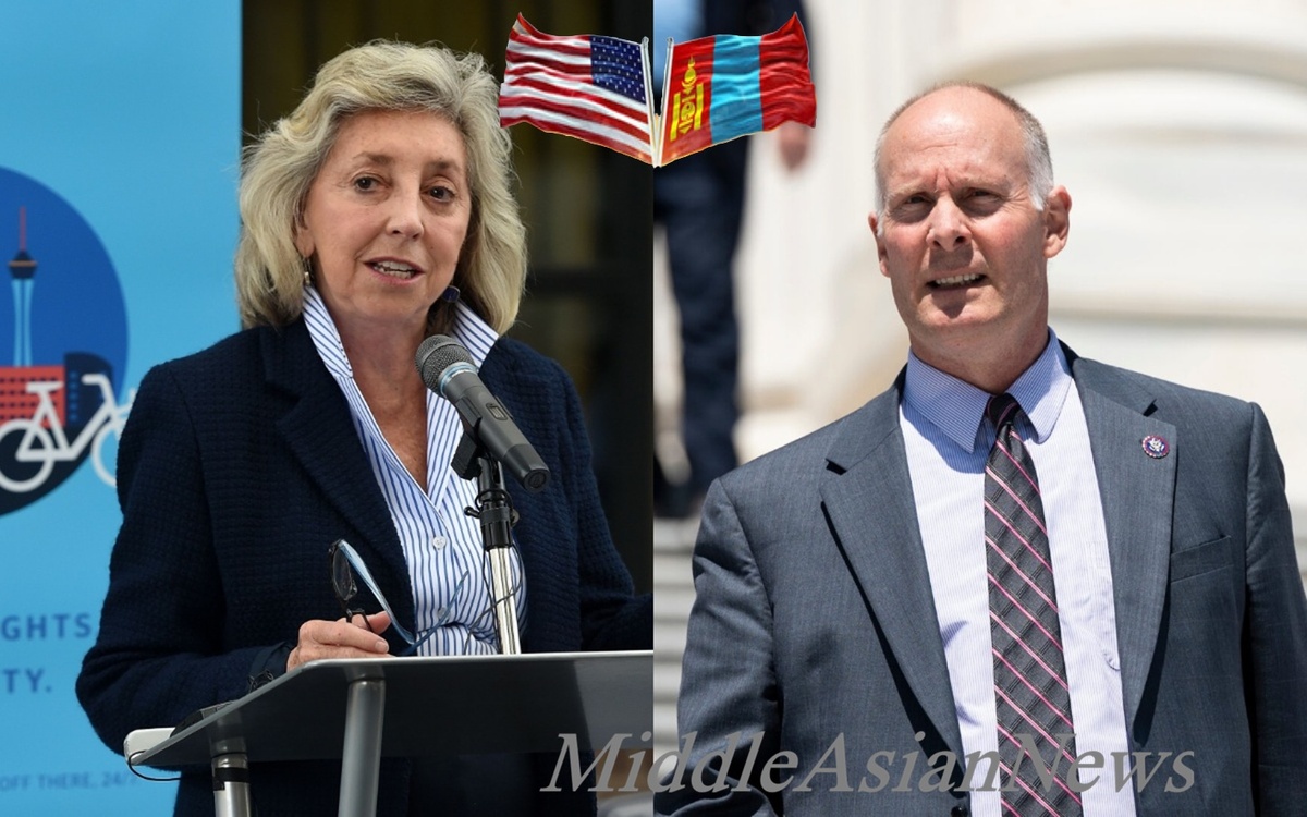 слева: Дина Тайтус и Джон Муленар