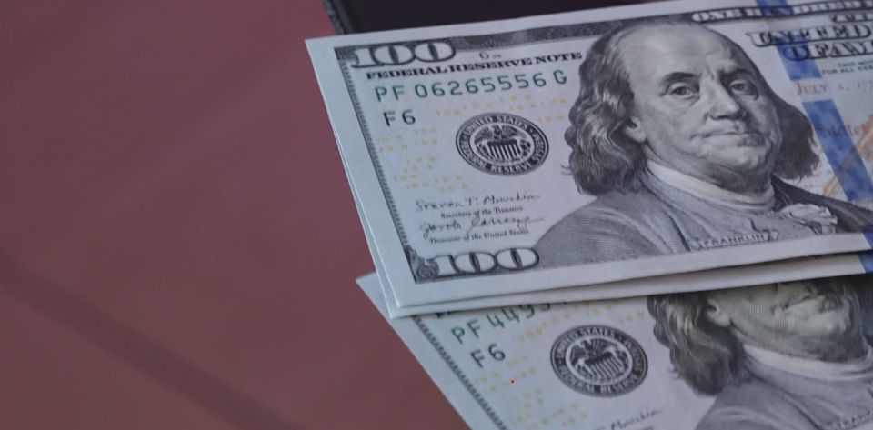    Доллары. Деньги. Источник: Толк