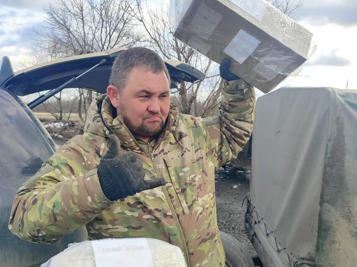    Евгений продолжает развозить гуманитарную помощь | © Фото предоставлено Евгением Лосевым