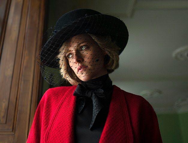    Кристен Стюарт в 2021 году сыграла принцессу Диану в психологической драме «Спенсер: тайна принцессы Дианы»Кадр из видео