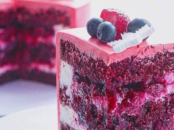 Торт "Красный бархат с вишней