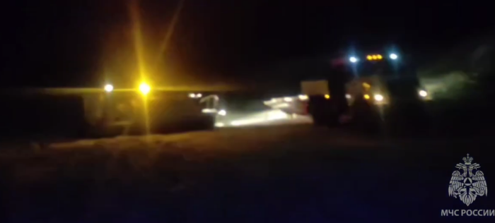               Спасатели готовятся к ночному подвигу / скриншот кадра видео МЧС России по Сахалинской области