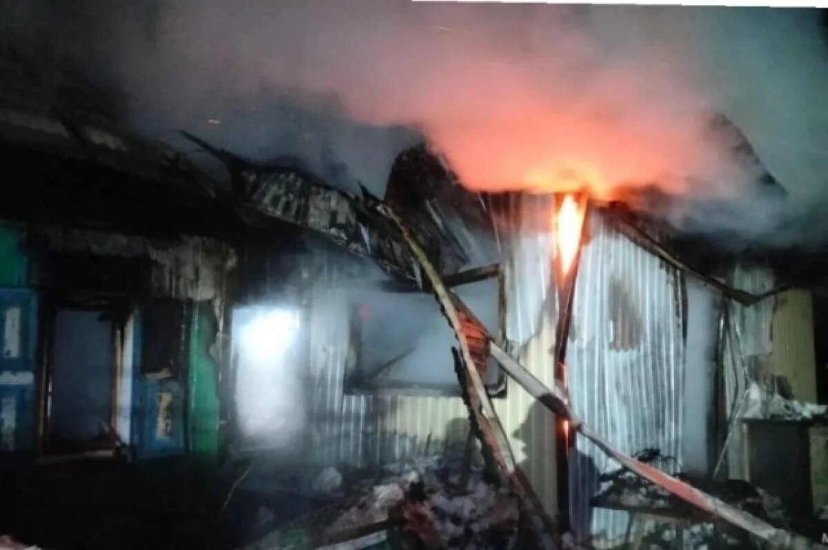    В Башкирии ночью произошел пожар в доме многодетной семьи