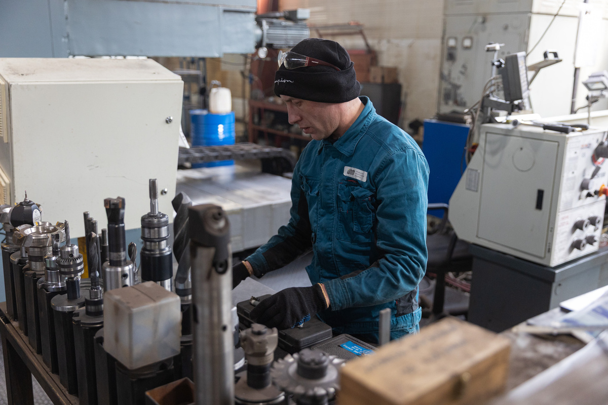 В республике наблюдается острый дефицит токарей.  Фото: Иван Кабанов