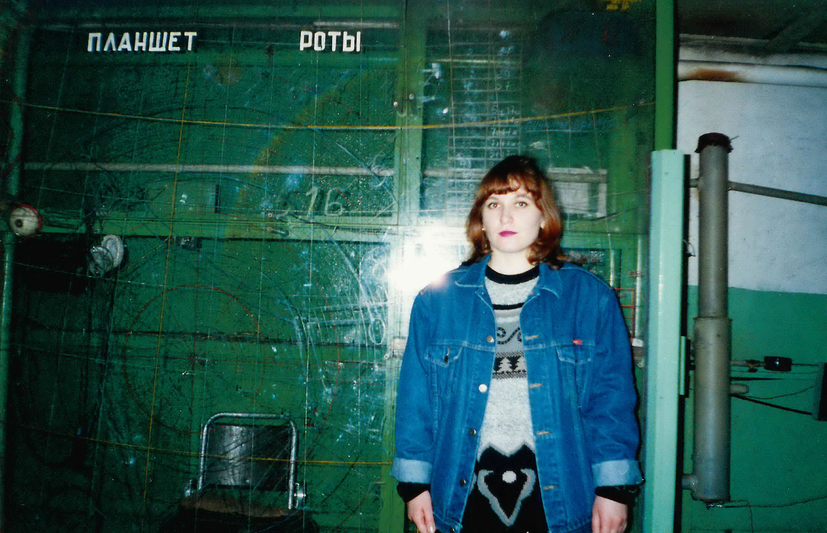 На своем месте службы. Военной формы у меня, к счастью, не было.