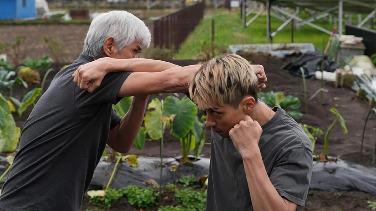 картинки отсюда https://www.ivi.ru/watch/poslednij-shans