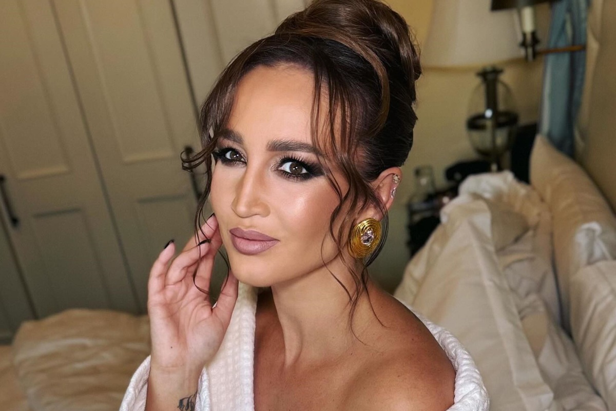     «Я 40 минут стояла на улице в мороз»: Ольга Бузова заявила, что ее довели до слез