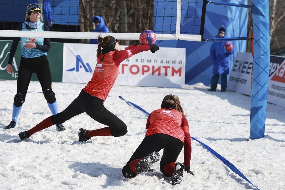    В прошлом году Барнаул уже принимал крупные соревнования по волейболу на снегу Олег УКЛАДОВ