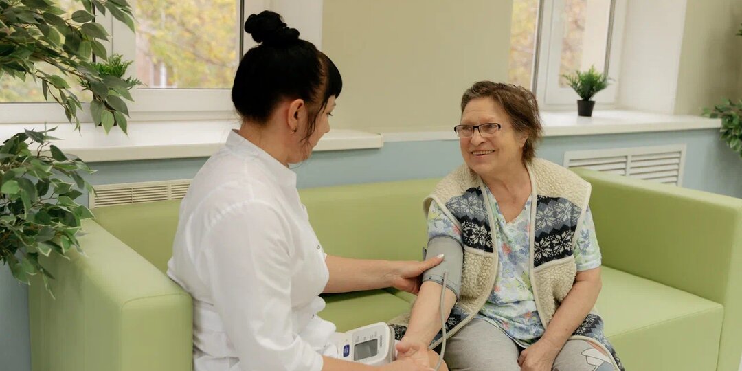 Как организованы медицинские услуги в пансионате для пожилых людей