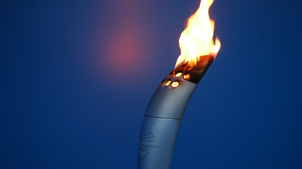 Олимпийский факел 2006 года .📷Фото: Pininfarina