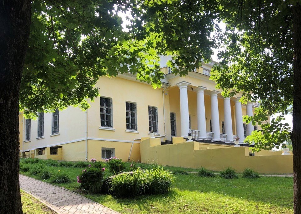 Государственный мемориальный историко-литературный музей-заповедник Ф. И. Тютчева в Овстуге. Брянская область. Фото из личного архива.