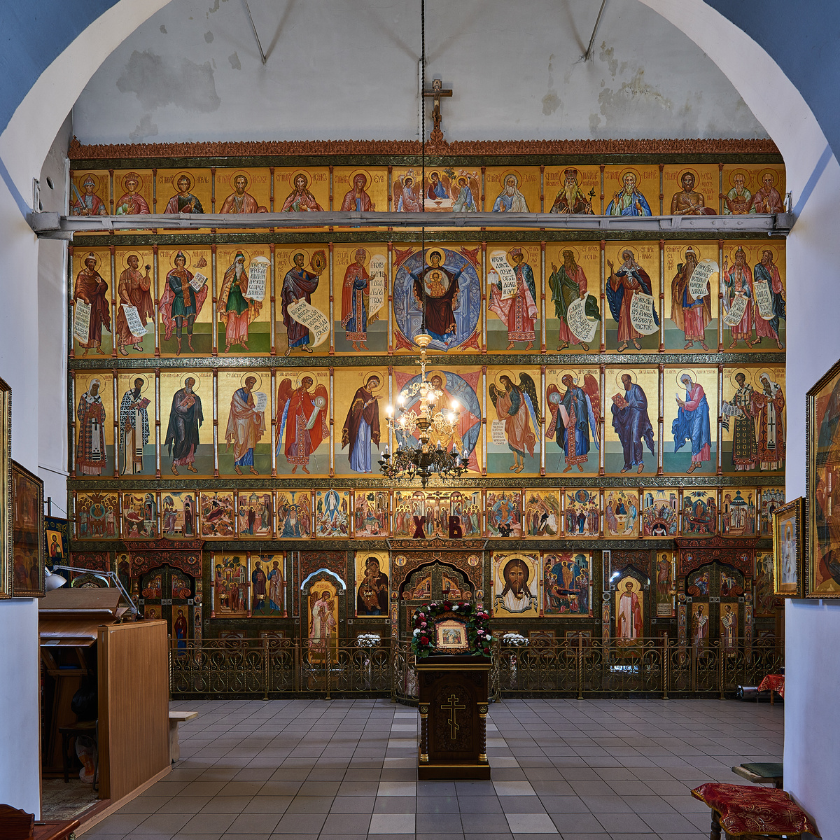 Иконостас в церкви Спаса Нерукотворного образа (Спасской) в Балахне.