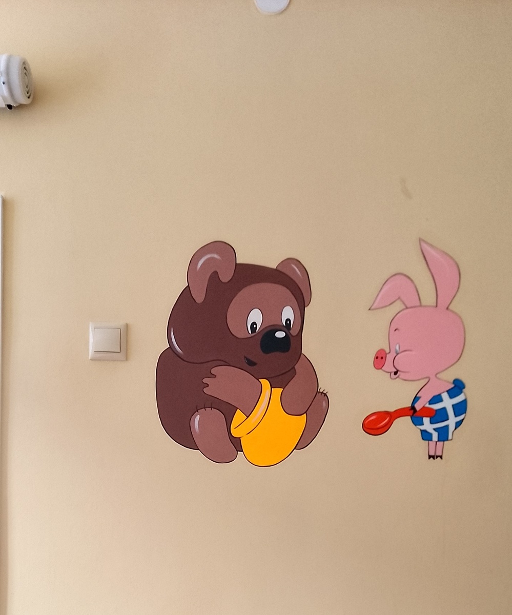 Весьма символичная картинка над обеденным столом в больнице 