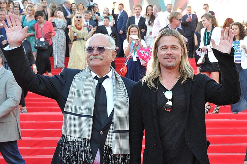 Бред Питт чисто для привлечения внимания