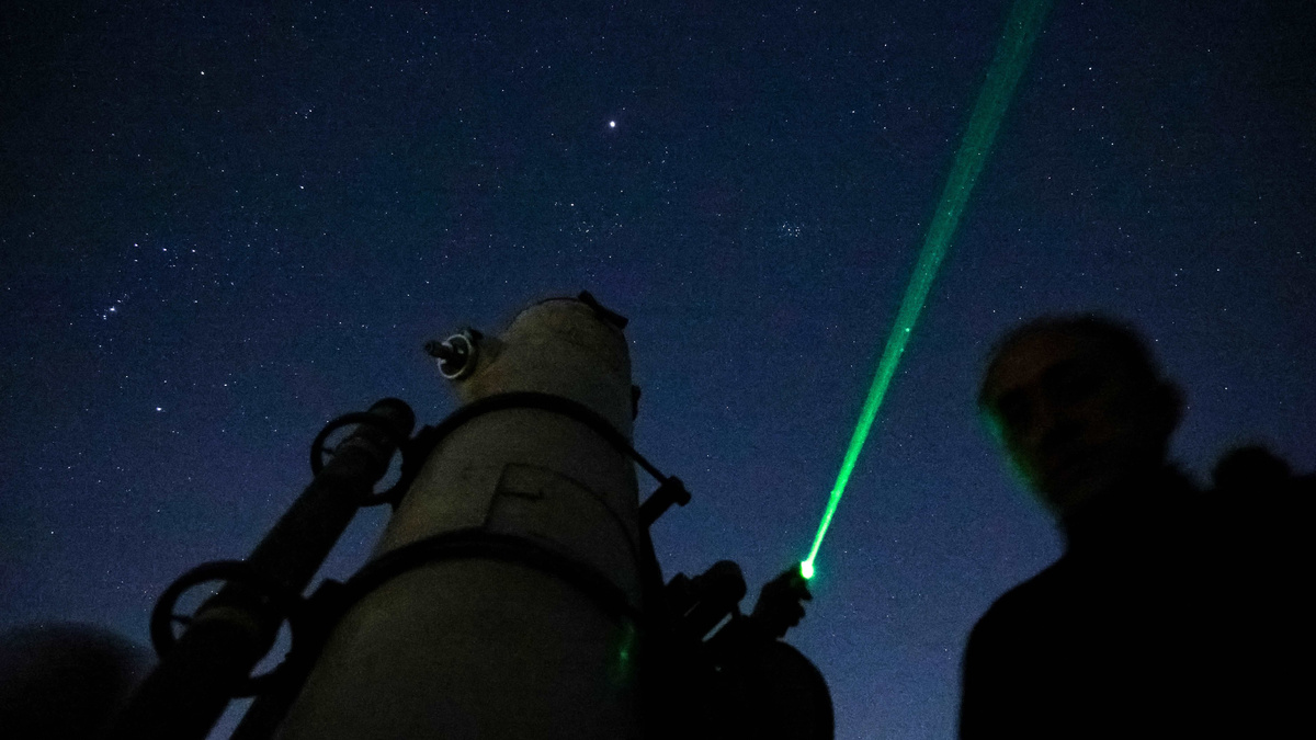 Наблюдение за звездами и парадом планет в Армении. Фото: Александр Патрин/ТАСС