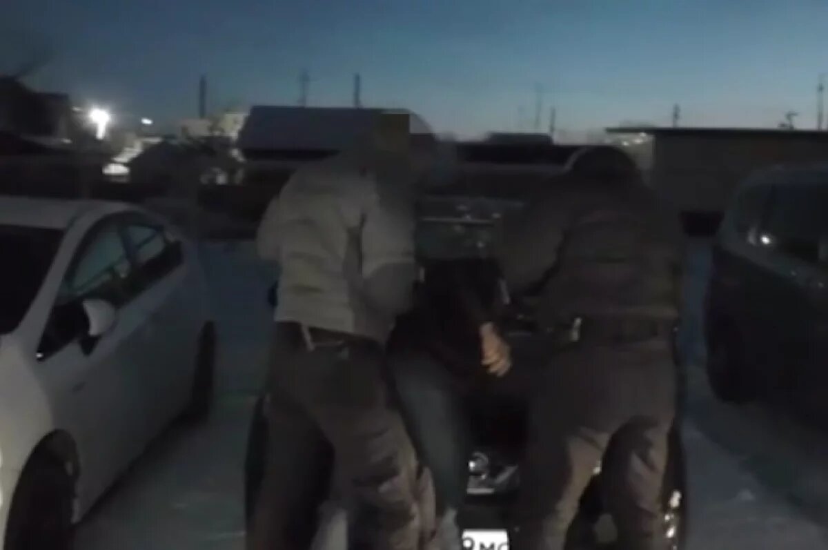    ФСБ показала кадры задержания работавшего на спецслужбы Киева россиянина