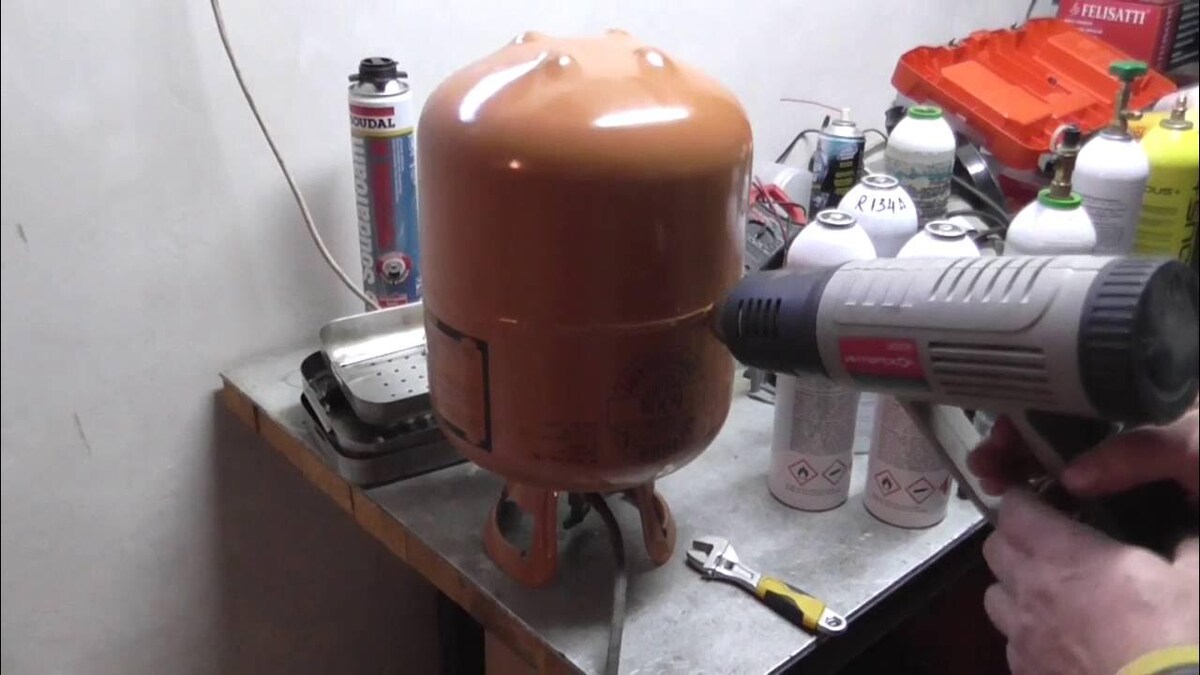 Нагрев большого баллона с помощью строительного фена