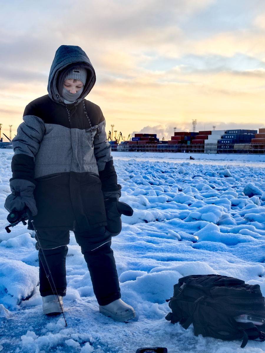 Закутался весь Степыч - не жарко сегодня!