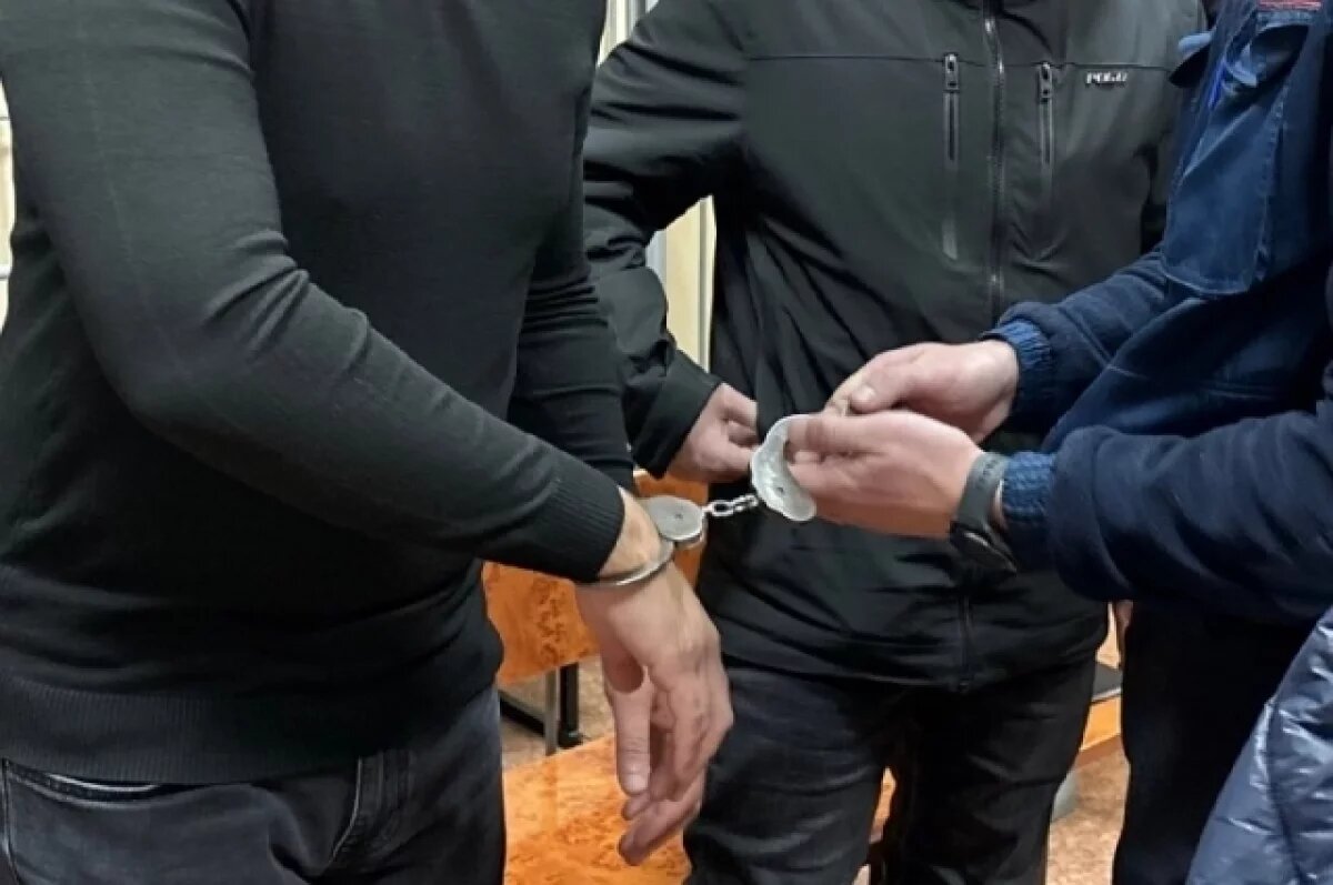    В Тульской области группа лиц оформляла иностранцев по поддельным патентам