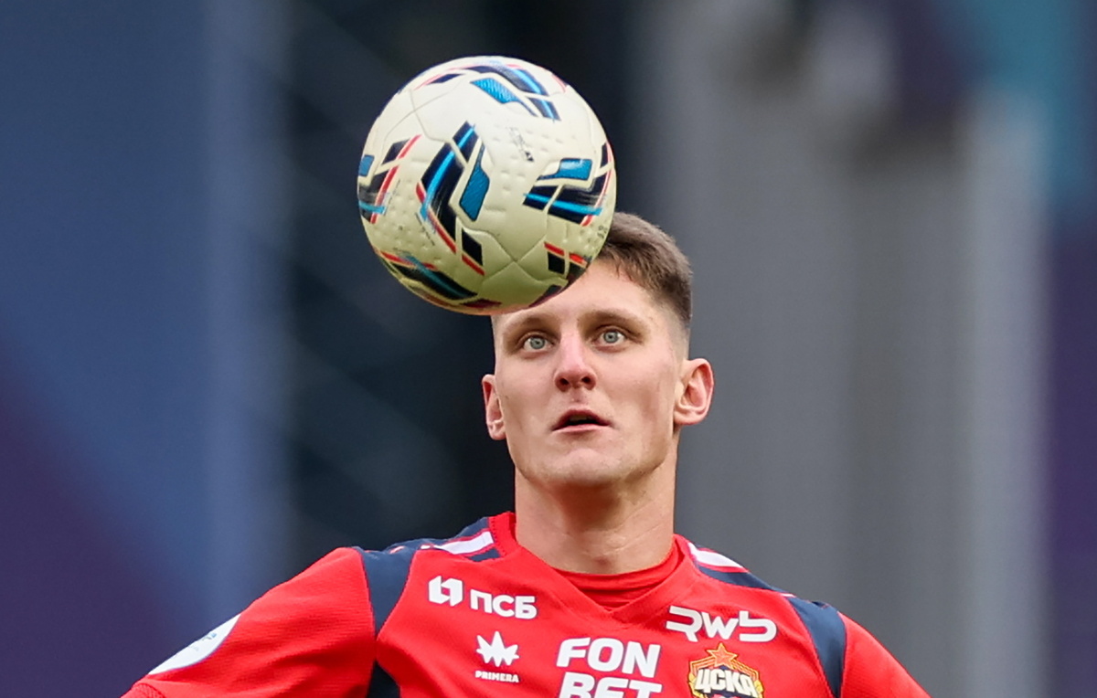    Защитник "Зенита" Игорь Дивеев  Сергей Савостьянов/ТАСС