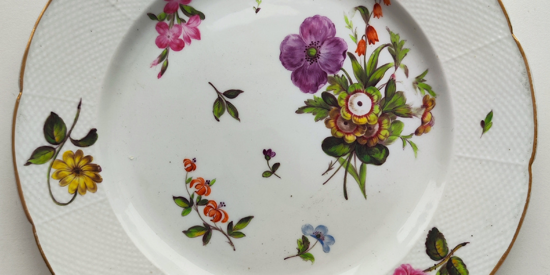 Как правильно ухаживать за старинным фарфором: мои советы и рекомендации