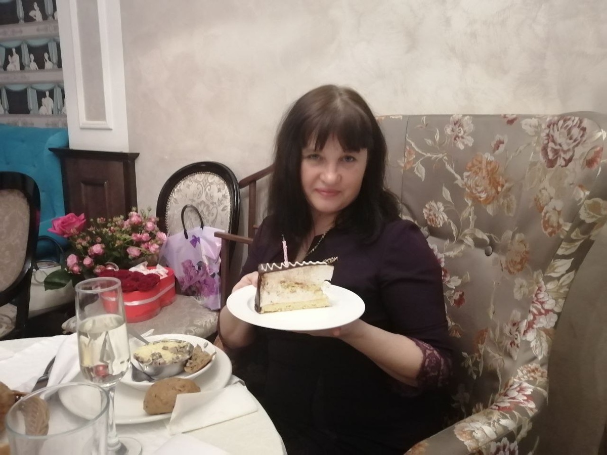 Мои 50. Отмечаем в ресторане Дебют в Тамбове. Я уже и подзабыла про эту фотку, да прислал друг, с которым тогда были. Сохранил, оказывается)))