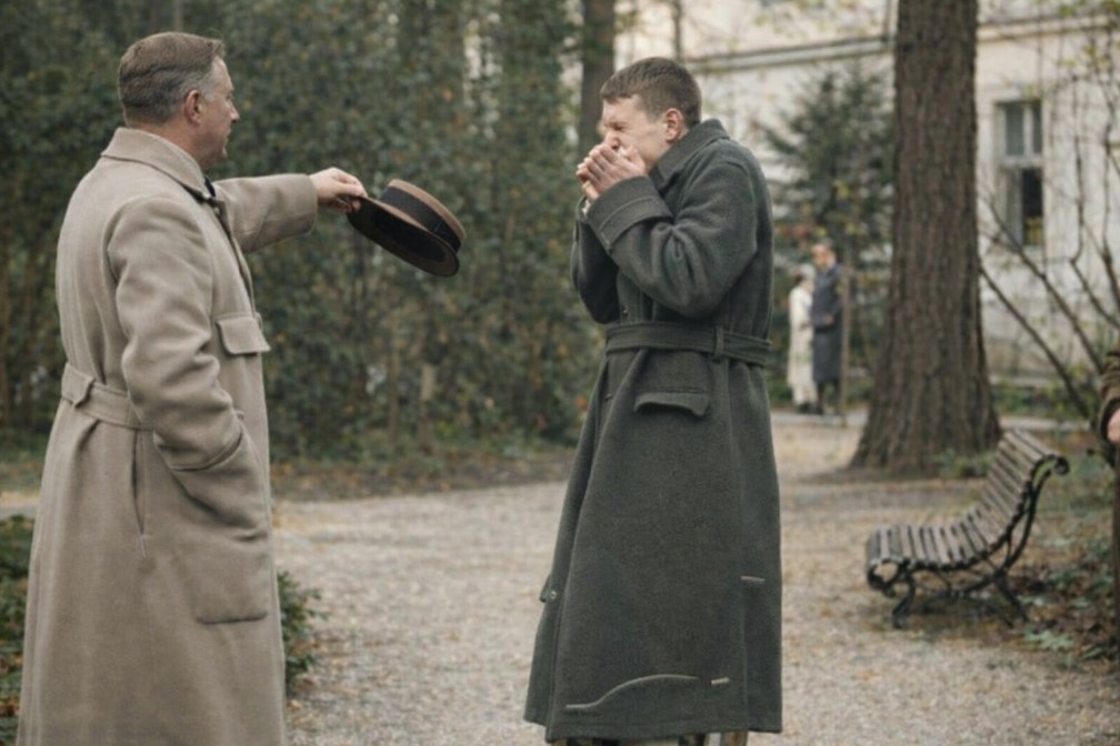 Кадр фильма «Фрагменты Антонена» («Les fragments d'Antonin») с больными "военным неврозом"